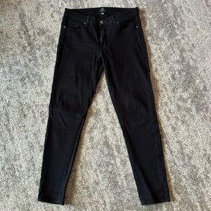 Never worn, no tags black skinny jeans